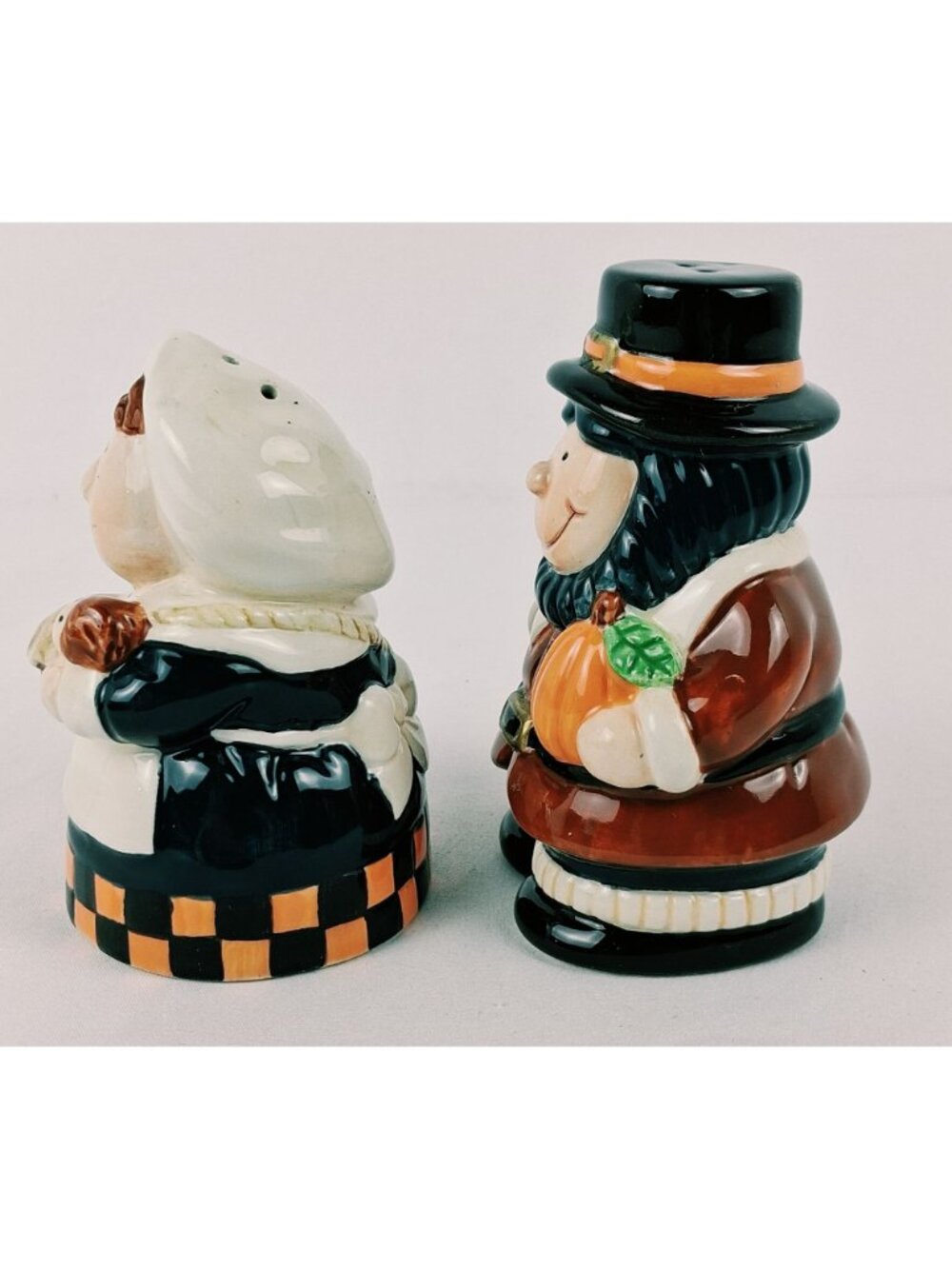 VTG Thanksgiving Pilgrim Couple Ceramic Salt & Pepper Shaker Set Thanksgiving - Picture 4 of 14